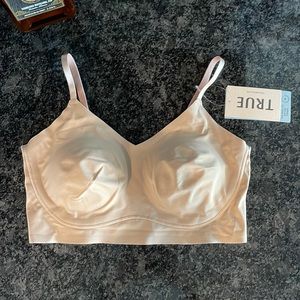 True & Co True body lift full cup triangle bra